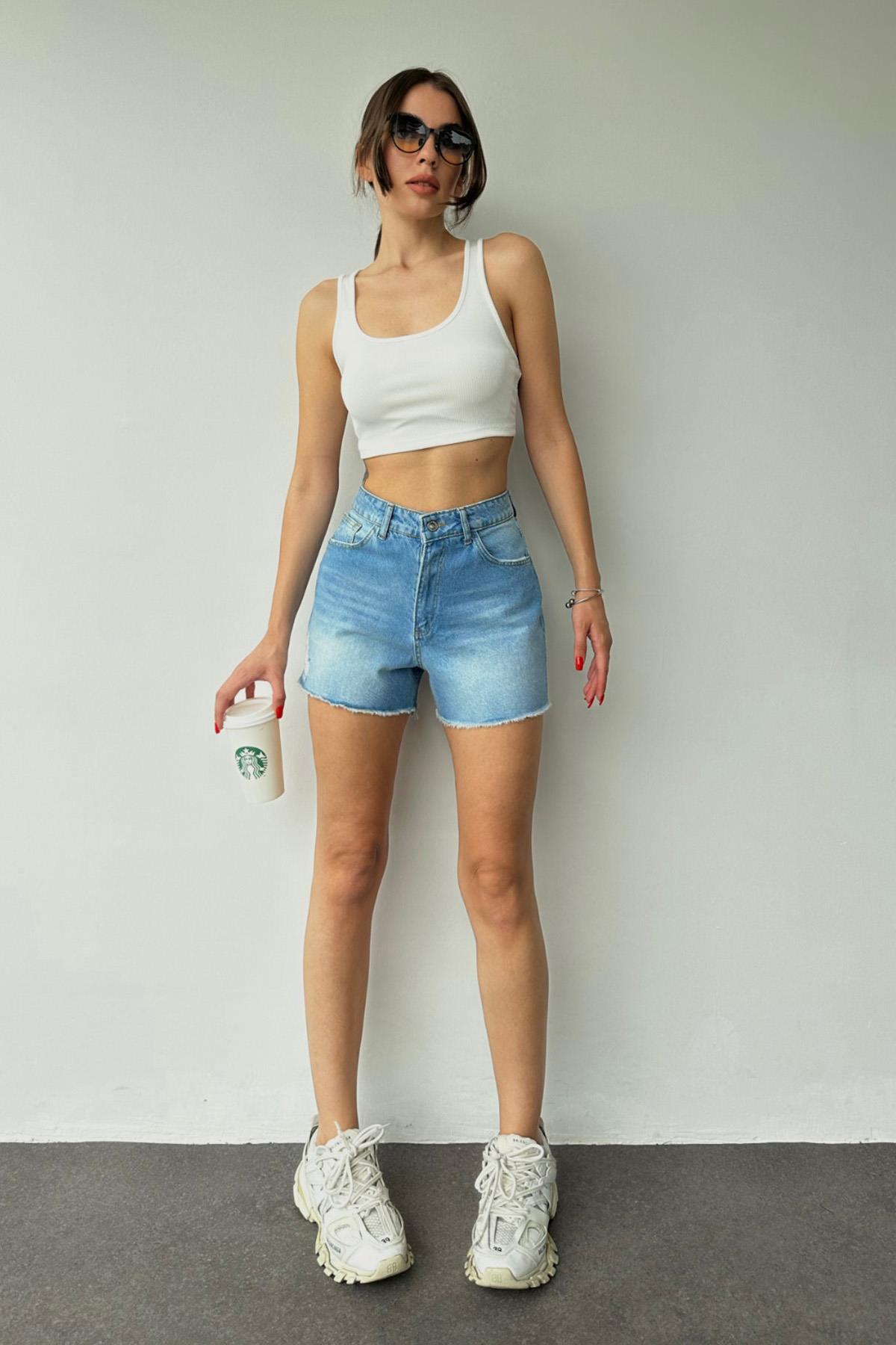 1 Summer Denim Shorts - Image 1