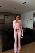 Luxe Γυναικείο Σετ Ροζ Slim Fit με Γραμμή Καμπάνα - Image 3