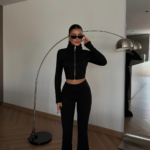 Velvet Γυναικείο Αθλητικό Σετ με Φερμουάρ Slim Fit με Γραμμή Καμπάνα