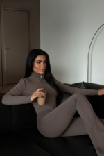 Olivia Γυναικείο Αθλητικό Σετ με Φερμουάρ Slim Fit - Image 3