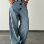High Waist Loose Cut Light Jeans
