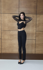 Jeans With Straight Leg And Buttoned Closure - Image 4