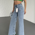 Front Pocket Detailed Jeans