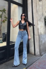 Jeans With Flare Leg And High Waist - Image 2