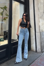 Jeans With Flare Leg And High Waist - Image 3