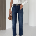 Jeans With High Waist And Straight Leg