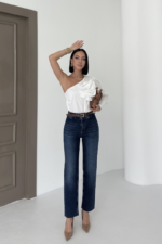 Jeans With High Waist And Straight Leg - Image 3