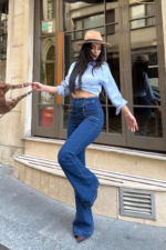 Jeans With Flare Leg And High Waist - Image 4
