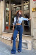Jeans With Flare Leg And High Waist - Image 5