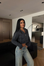Naomi Cropped Zip Hoodie - Image 3